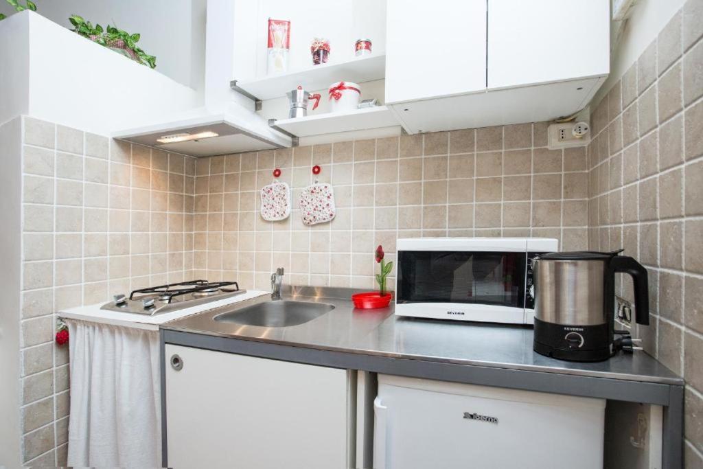 Moro Magenta 5 Casa E Appartamento Per Vacanze Рим Екстериор снимка
