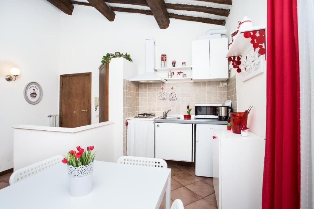 Moro Magenta 5 Casa E Appartamento Per Vacanze Рим Екстериор снимка